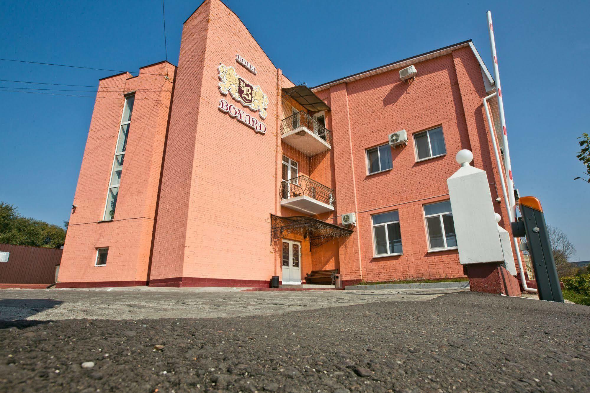 Hotel Boyard Oessoeriejsk Buitenkant foto